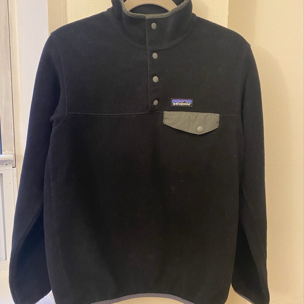 Patagonia Synchilla Fleece in Black/Forge Grey (Size S)